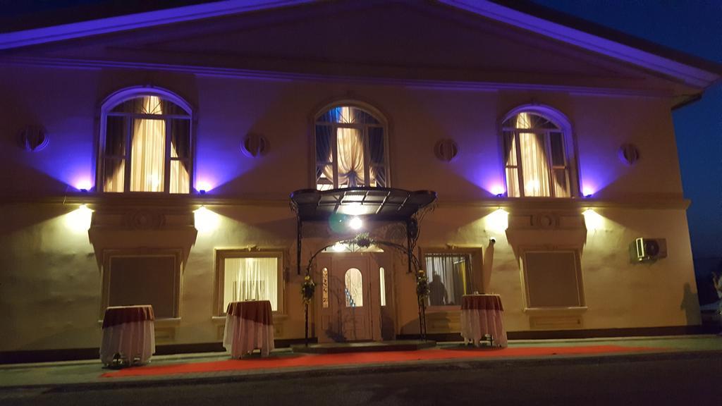 Pensiunea Romeo Tecuci Hotel Luaran gambar